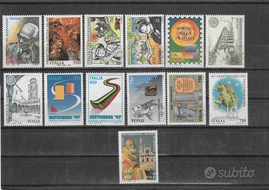 Italia - lotto di francobolli nuovi anche in serie