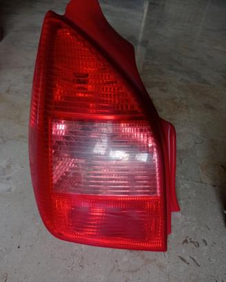 CITROEN C2  H4 Fanale Posteriore Sinistro