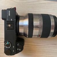 Sony a6500 + Obiettivo 18-200mm OSS + 5 Batterie