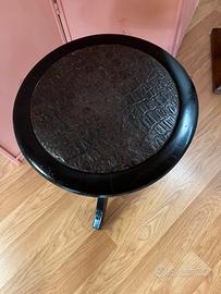 Sgabello in legno e cuoio regolabile