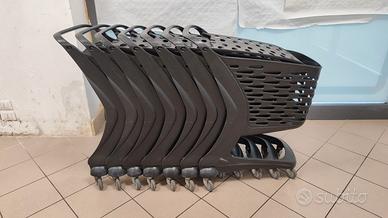7 carrelli supermercato in plastica 
