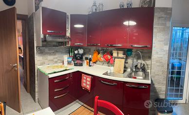 Cucina completa di elettrodomestici