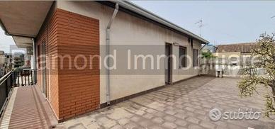 Casa singola su due livelli con garage a Riposto