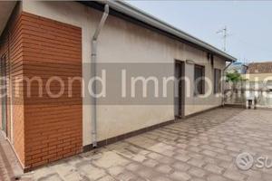 Casa singola su due livelli con garage a Riposto