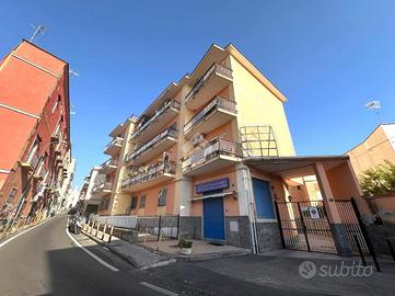 4 LOCALI A TORRE DEL GRECO