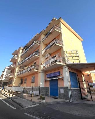 4 LOCALI A TORRE DEL GRECO