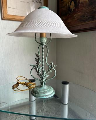 Lampada da tavolo stile liberty – vetro satinato