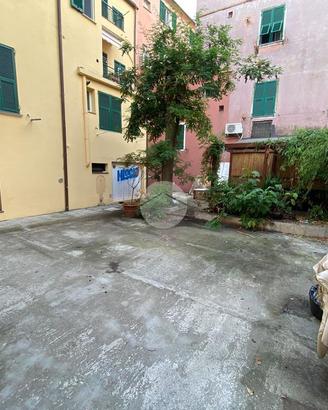 NEGOZIO A COGOLETO