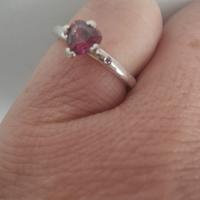 Anello Pandora Argento con solitario color rubino