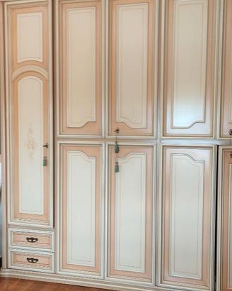 Armadio legno laccato chiaro