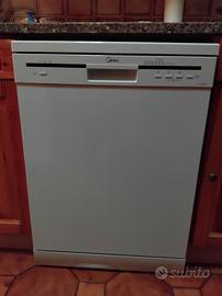 Lavastoviglie MIDEA usata pochissimo