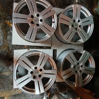 Cerchi in lega attacco Toyota  5 fori 