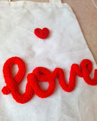 Borsa in tessuto con scritta Love