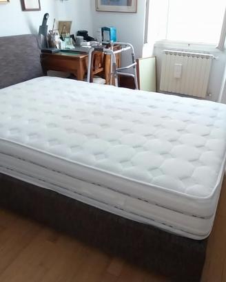 Letto imbottito una piazza e mezza