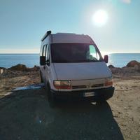 Camper puro costruito artigianalmente