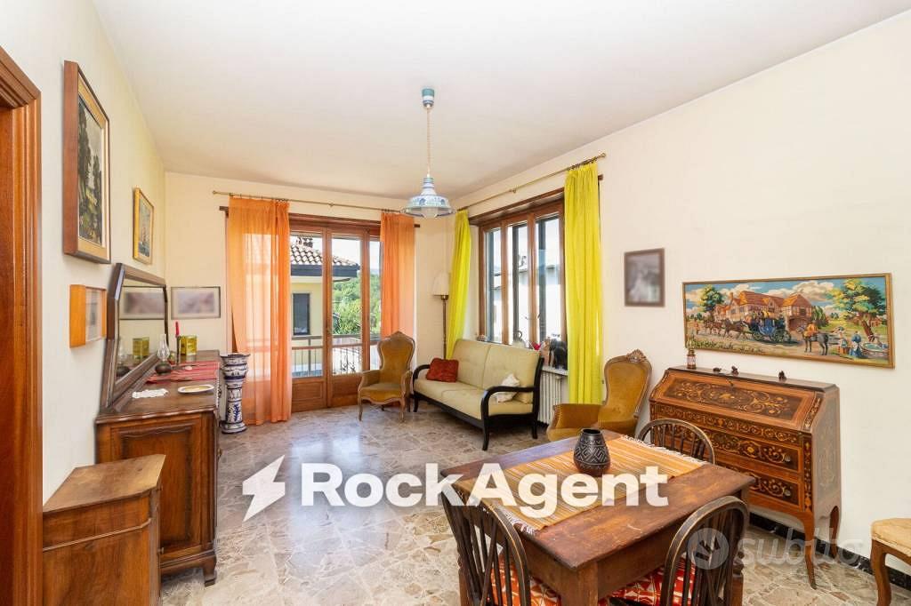Villa di 296 m² con più di 5 locali e box auto dop - Vista 4