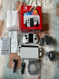 Nintendo switch oled perfetta piu accessori