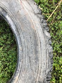 set pneumatici per furgone/camper