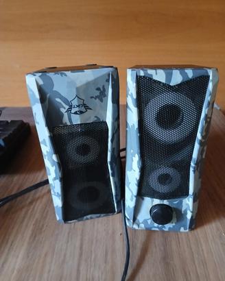 Casse pc + ciabatta verticale