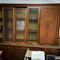 Vetrina con mobile sotto