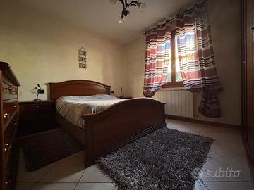Camera da letto classica in legno – Armadio 5 ante