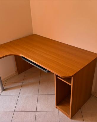 Scrivania studio in legno