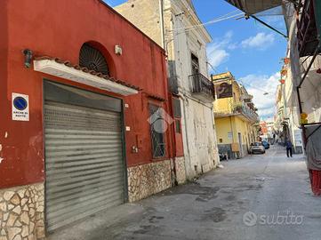 CASA SEMINDIPENDENTE A ANGRI