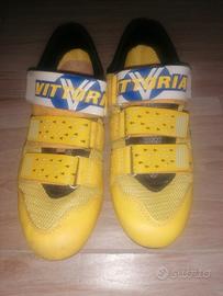 Scarpe Vittoria bici da corsa fondo in Carbon.