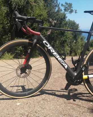 ORBEA ORCA bici corsa M20iTEAM 2025 ruote carbonio