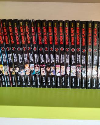 Demon Slayer manga serie completa molto ben tenuta