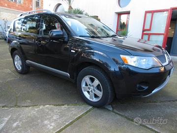 Mitsubishi Outlander 2.0 di-d Invite dpf