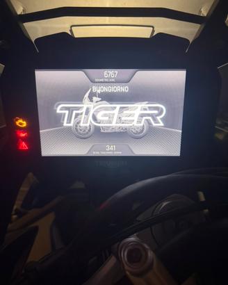 Triumph 900