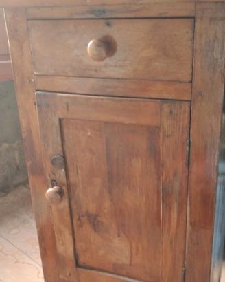 comodino antico