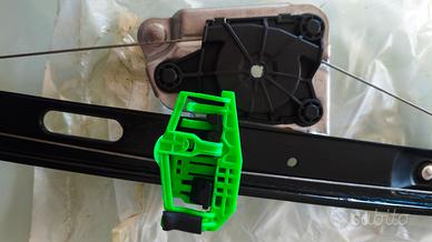 BMW serie 1 E87 alzacristallo DX posteriore 