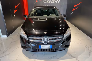 MERCEDES-BENZ A 160 CDI Dark Night Edition