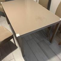 Tavolo da cucina 140 x 90 con piano in vetro