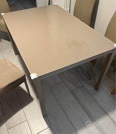 Tavolo da cucina 140 x 90 con piano in vetro