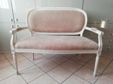 Divanetto in stile shabby chic