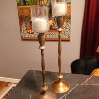 Coppia di eleganti candelabri 