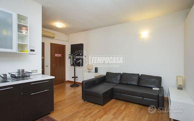 UFFICIO CON TERRAZZO E BOX AUTO
