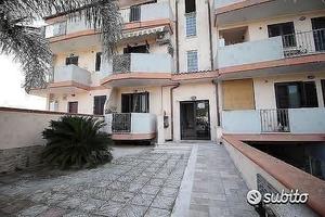 Appartamento a piano rialzato e garage