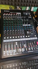 Mixer yamaha mgp 12 x