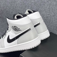 Jordan 1 Mid Light Smoke Grey EU40