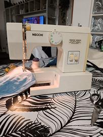 macchina da cucire Necchi