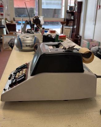 calcolatore olivetti vintage 