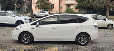 Toyota Prius Plus 08/2013