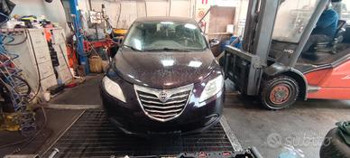 Musata Airbag Lancia y 2013