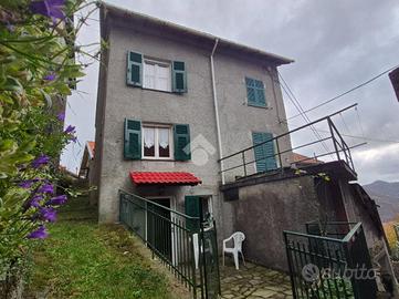 CASA SEMINDIPENDENTE A MONTOGGIO