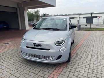 FIAT 500 Berlina Hybrid Icon