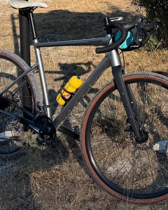 Cannondale Topstone gravel alluminio